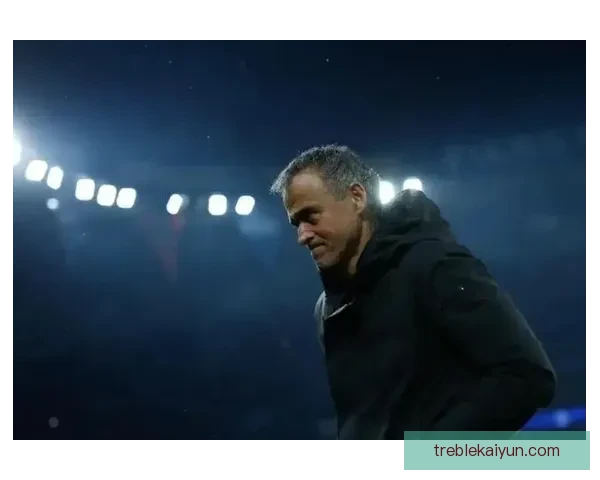 恩里克边后卫角色持续受到关注，防守表现稳健，助攻能力提升。